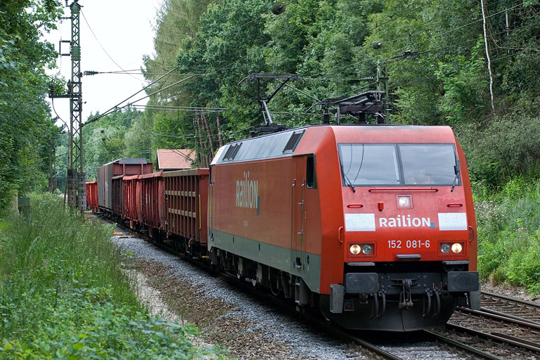 152 081 mit FZT 56164 bei km 17,8 (August 2008)