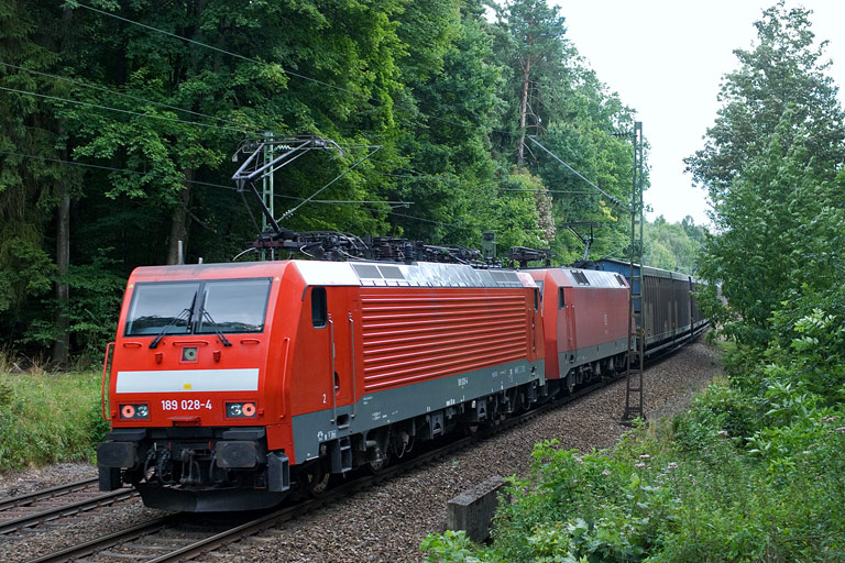 Baureihe 152 und 189 028 mit CSQ 60080 bei km 18,8 (August 2008)