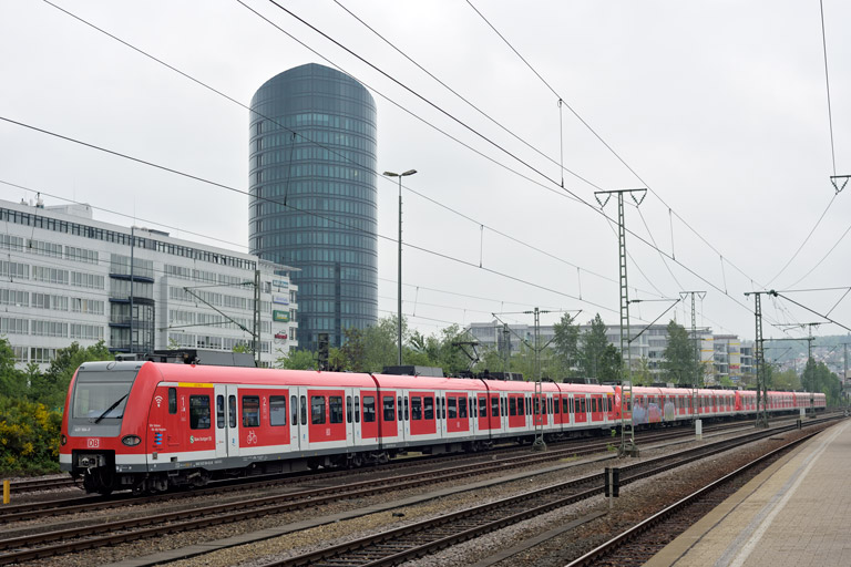 423 504 und Baureihe 423 bei km 15,6 (Mai 2019)