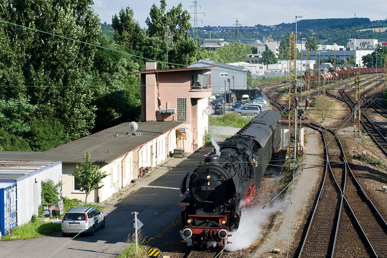01 1066 in Stuttgart-Hafen (Juli 2008)