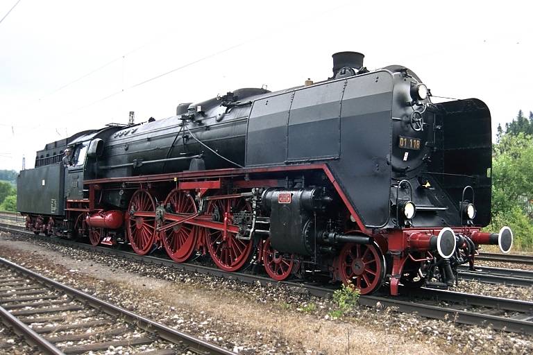 01 118 in Amstetten (Juli 2000)