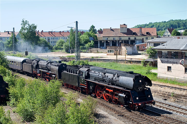 01 533 und 01 066 in N&ouml;rdlingen (Juni 2010)