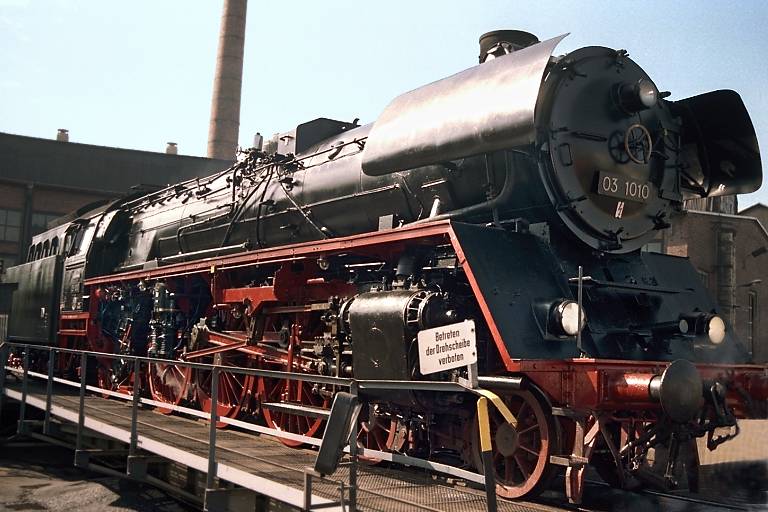 03 1010 in Dresden (Mai 1996)