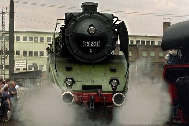 18 201 in Dresden (Mai 1996)