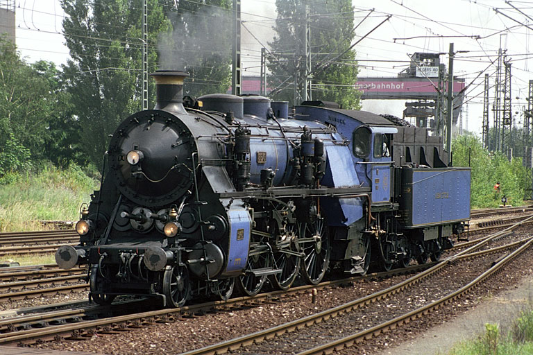 18 478 in N&uuml;rnberg (Juni 2002)