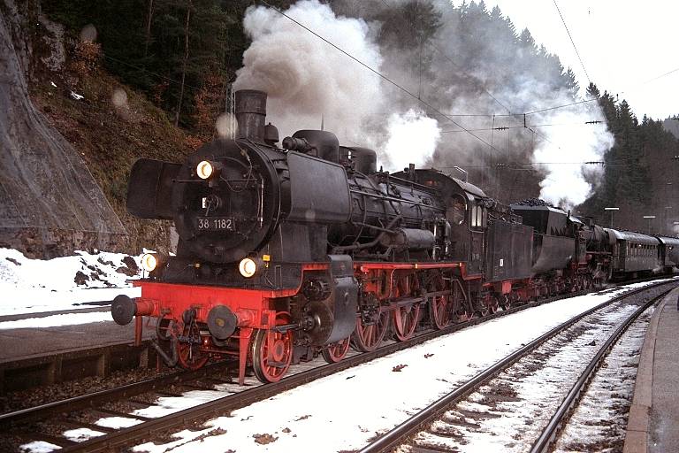 38 1182 in Triberg (Januar 1999)