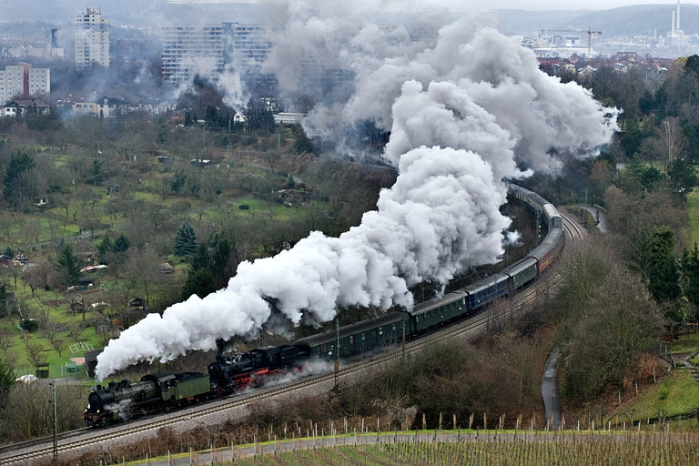 38 3199 und 58 311 in Stuttgart-M&uuml;nster (Dezember 2008)