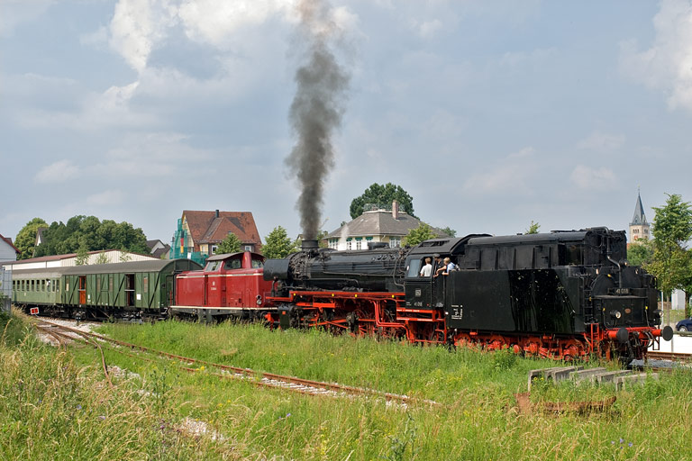 41 018 und 212 084 in Welzheim (Juni 2010)