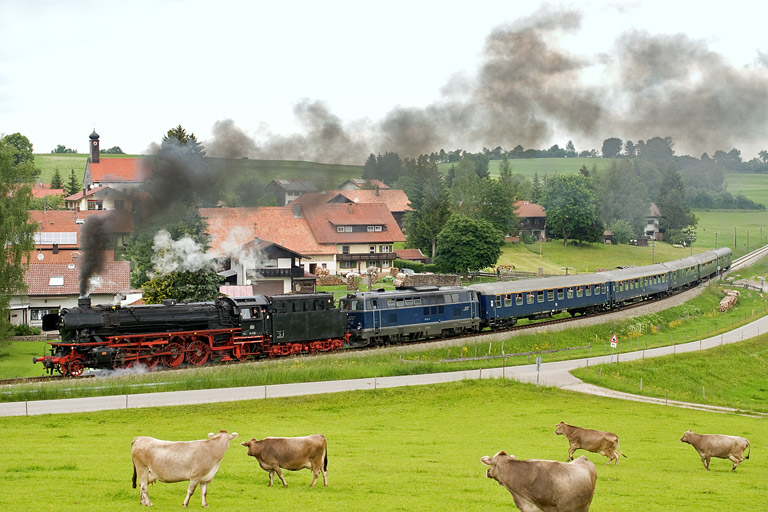 41 018 in Wertach-Haslach (Juni 2011)