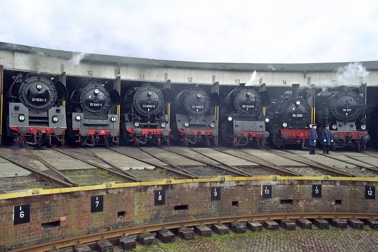 44 0093 (auf Gl. 11) in Arnstadt (April 1999)