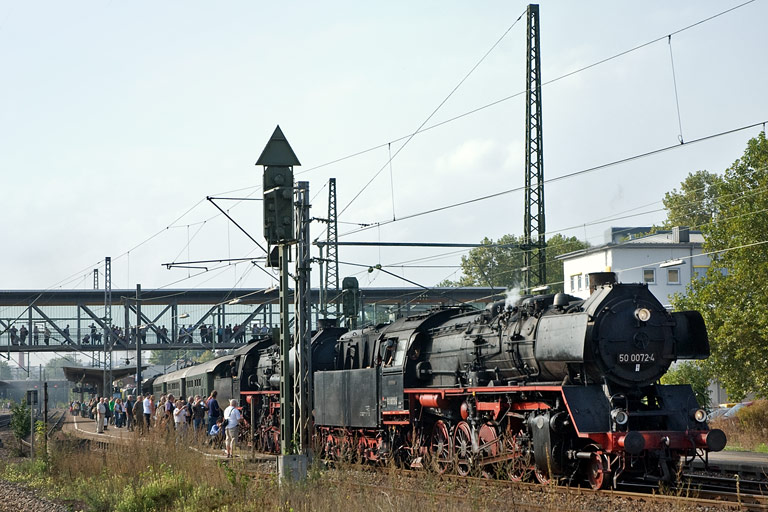 50 0072 und 52 8168 in G&ouml;ppingen (September 2009)