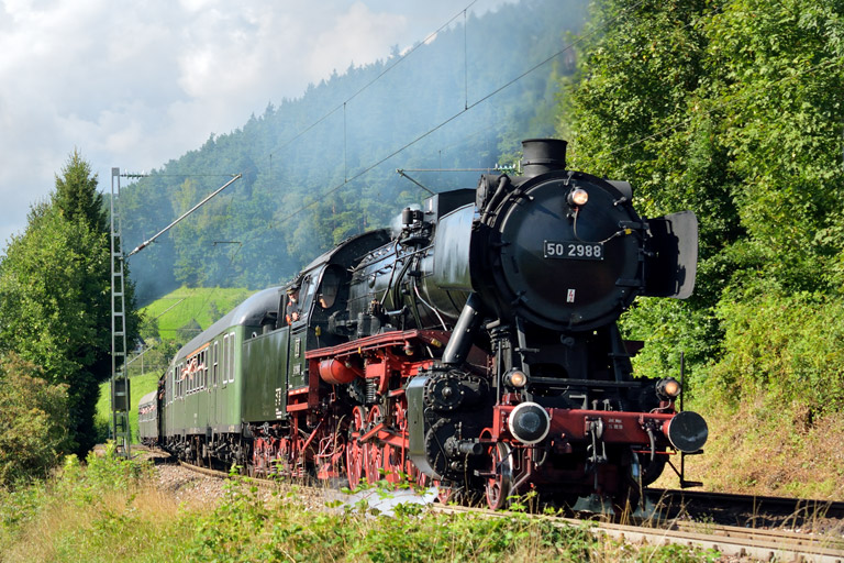 50 2988 mit DPE 79802 bei Hornberg (August 2014)