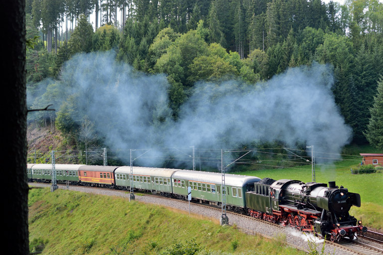50 2988 mit DPE 79802 bei Triberg (August 2014)