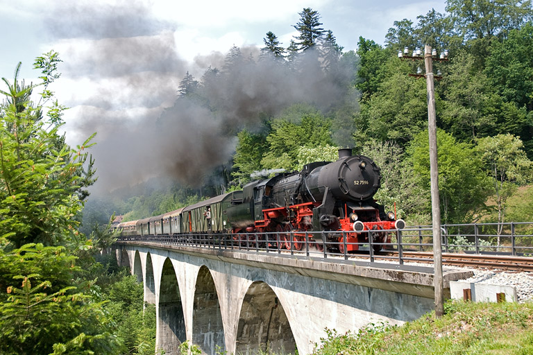 52 7596 bei Laufenm&uuml;hle (Juni 2011)