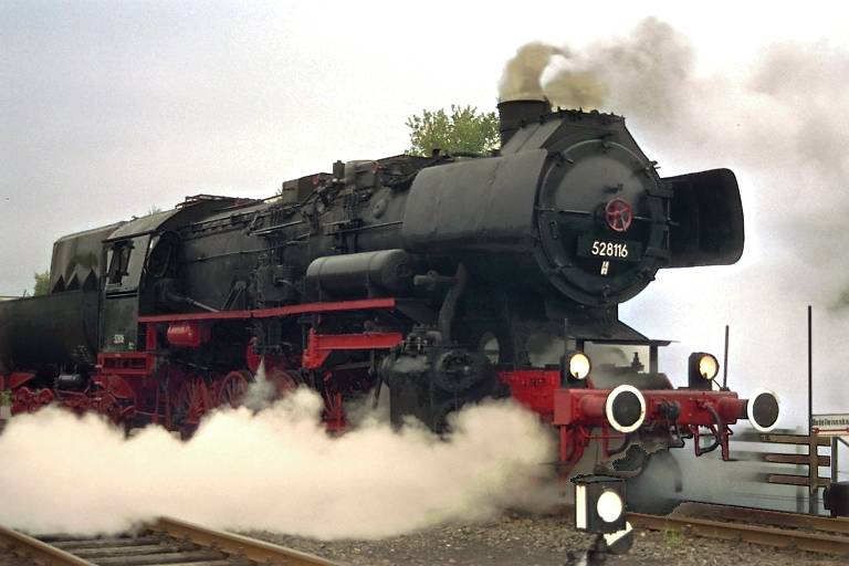 52 8116 in Bochum-Dahlhausen (Mai 1995)