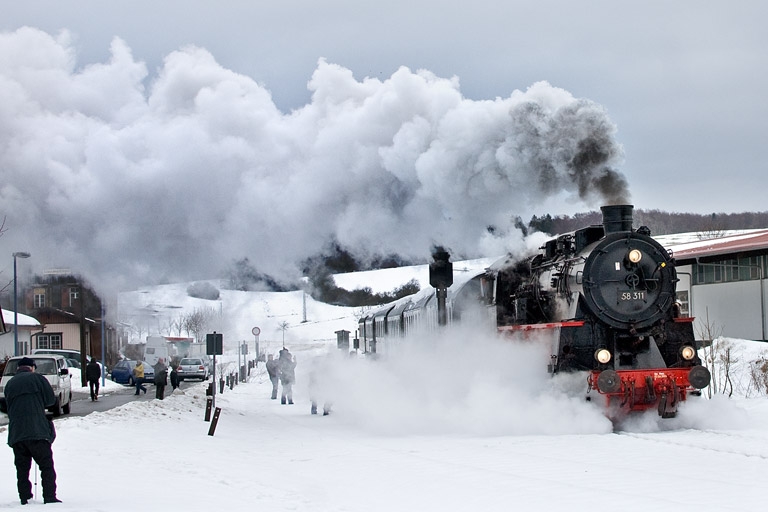58 311 in Kleinengstingen (Dezember 2012)
