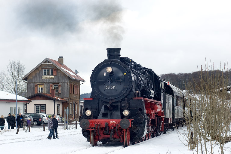 58 311 in Kleinengstingen (Dezember 2012)