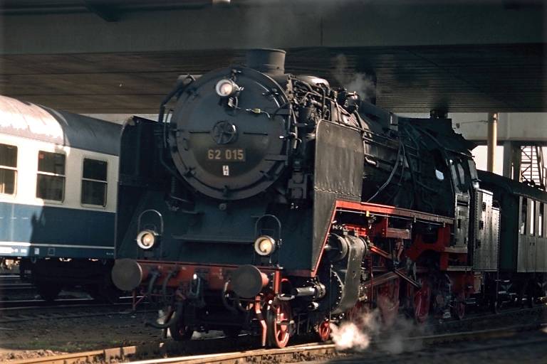 62 015 in Dresden (Mai 1996)