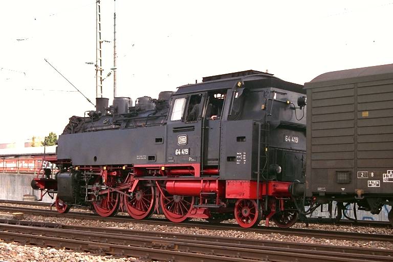 64 419 in Stuttgart-Vaihingen (April 1997)