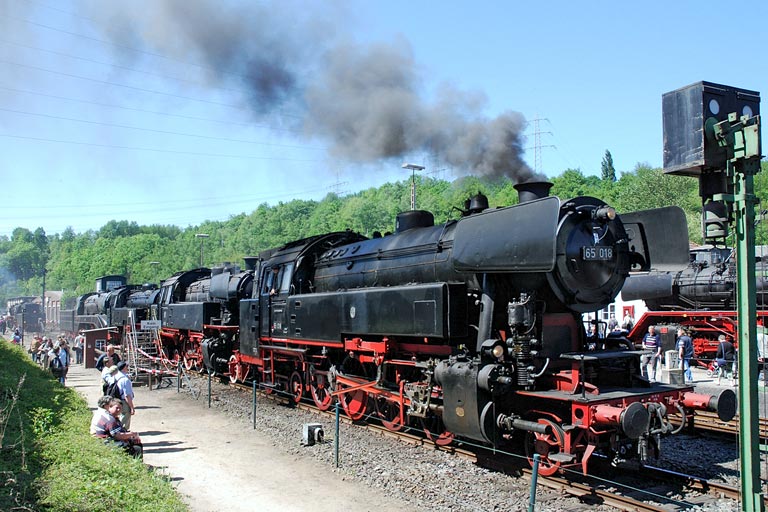 65 018 in Bochum-Dahlhausen (April 2007)