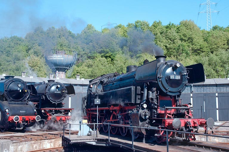 65 018 in Bochum-Dahlhausen (April 2007)