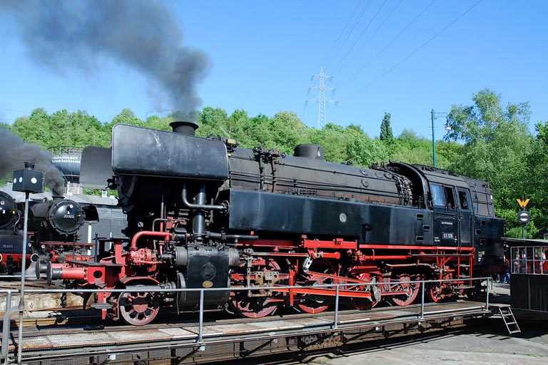 65 018 in Bochum-Dahlhausen (April 2007)
