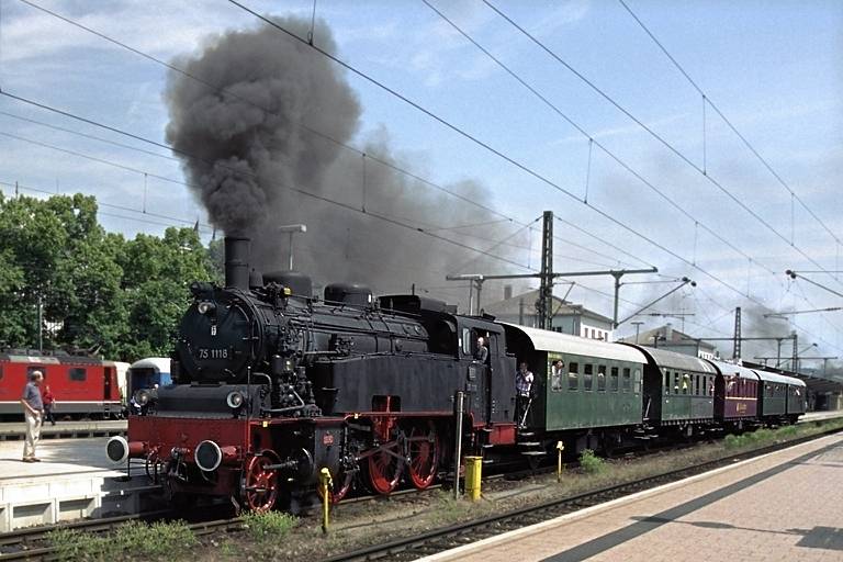 75 1118 in Singen (Juni 2000)