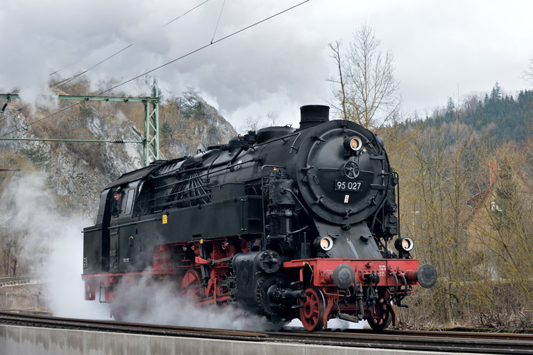 95 027