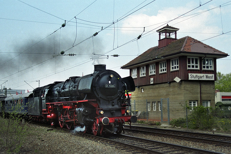 01 1066 in Stuttgart-West (April 2003)
