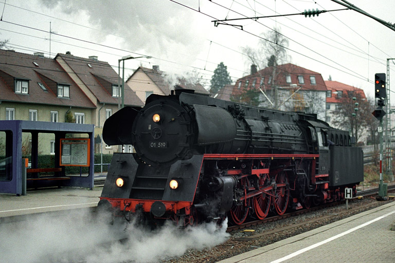 01 519 in Stuttgart-Vaihingen (Dezember 2004)