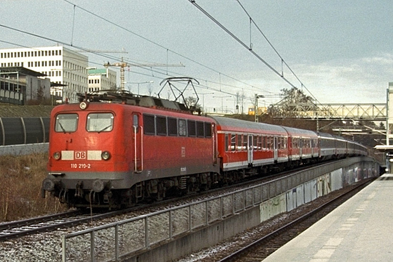 110 210 mit Cisalpino-Ersatzzug (Dezember 2000)