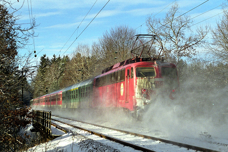 Baureihe 110 bei km 18,4 (Dezember 2001)