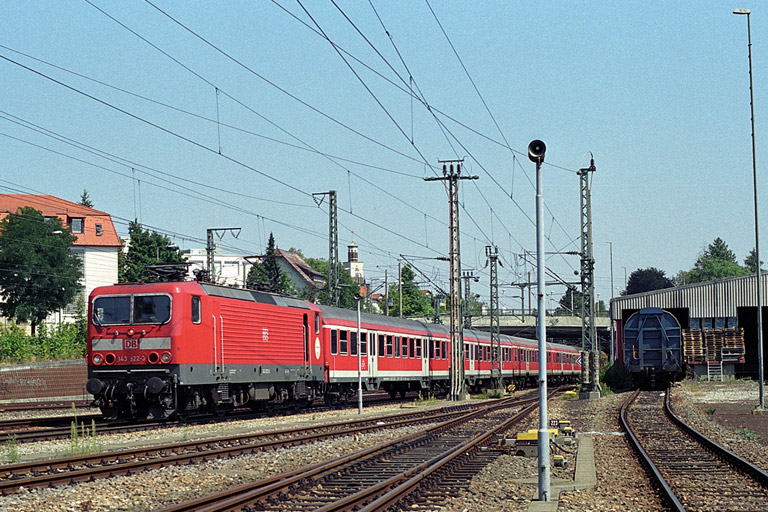 143 922 bei km 15,4 (August 2003)