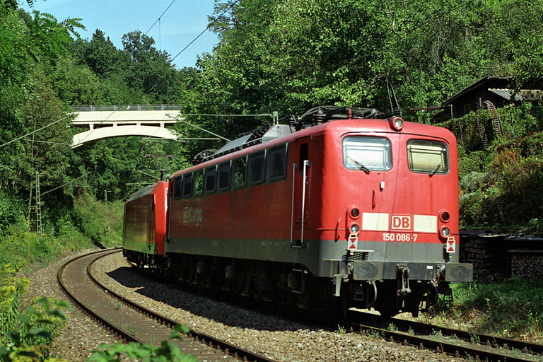 150 086 und 185 033 bei km 11,0 (August 2003)