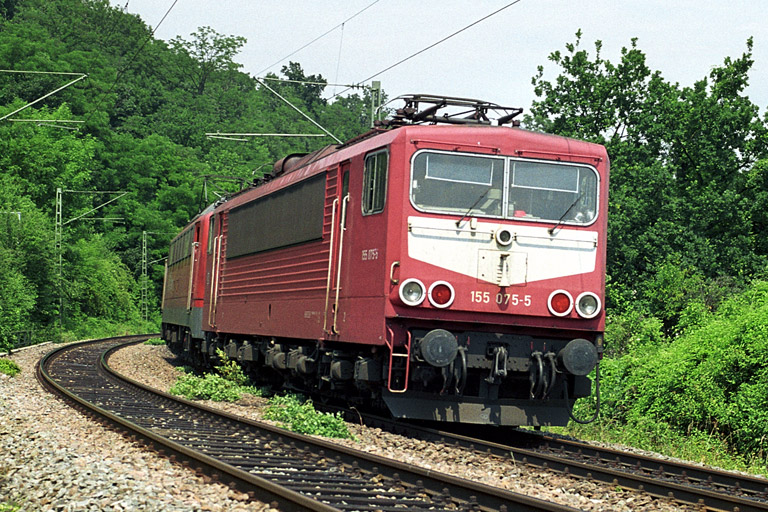155 075 und 150 173 bei km 13,4 (Juni 2002)