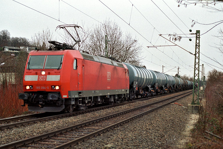 185 094 bei km 12,8 (Januar 2004)