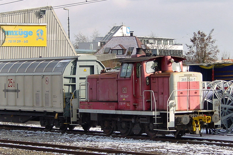364 044 bei km 15,4 (Februar 2001)