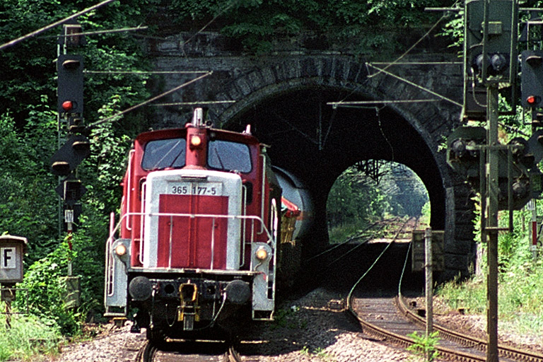 365 177 bei km 17,6 (Juni 2001)