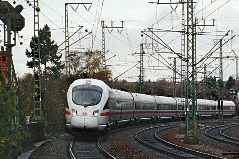 Baureihe 411 bei km 16,6 (November 2002)