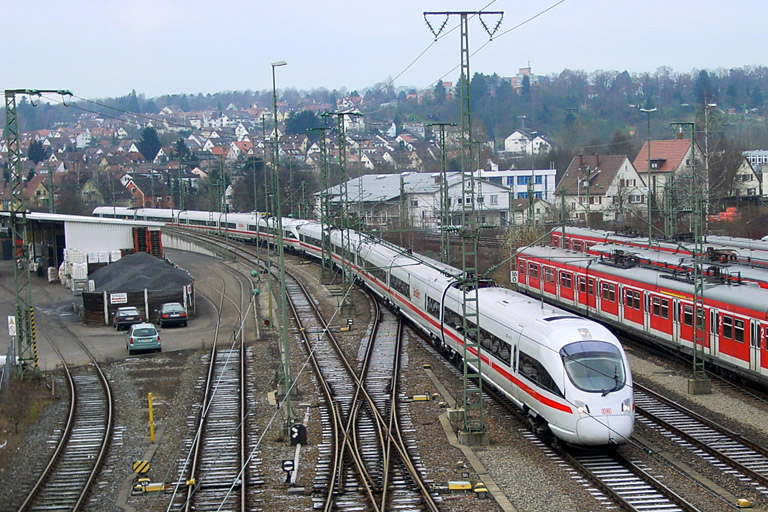 Baureihe 415 bei km 16,0 (Dezember 2002)