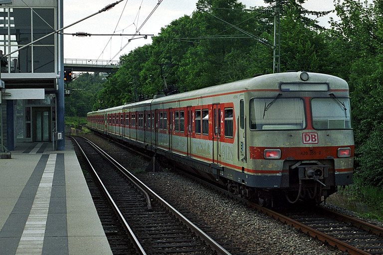 Baureihe 420 in Stuttgart-Vaihingen (Juni 2002)