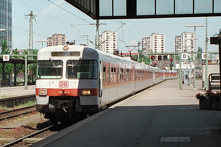Baureihe 420 bei km 0,4 (Mai 1999)