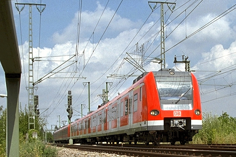 Baureihe 423 auf Erprobungsfahrt in Stuttgart-Rohr (August 1999)