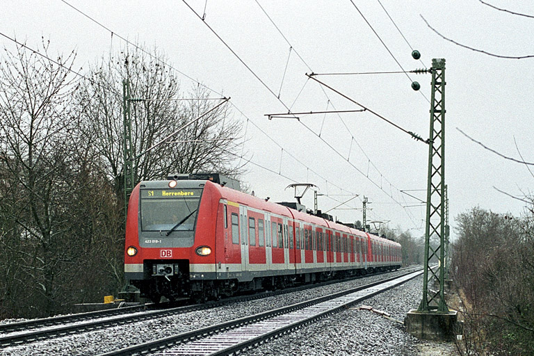 Baureihe 423 als S1 in Stuttgart-Dachswald (Februar 2003)