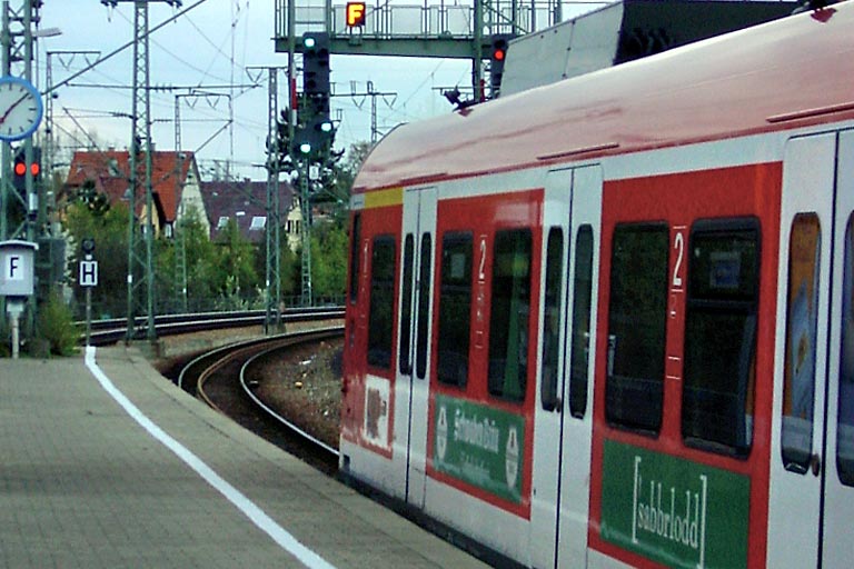 Baureihe 423 bei km 16,6 (April 2001)
