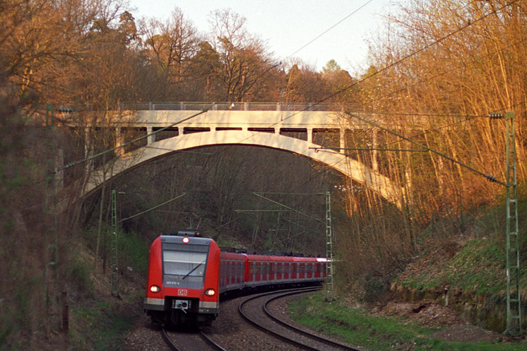 Baureihe 423 in Stuttgart-Heslach (April 2003)