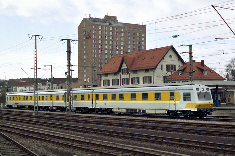 Baureihe 719 bei km 15,6 (Februar 2004)