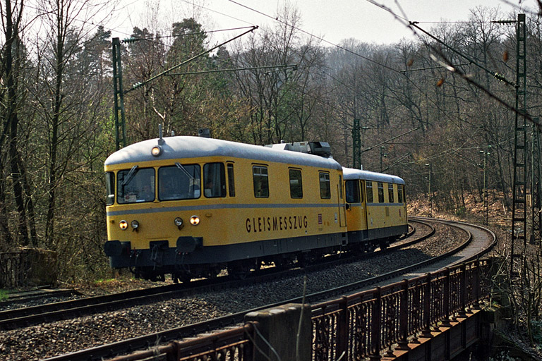 Baureihe 725/726 bei km 11,0 (April 2004)