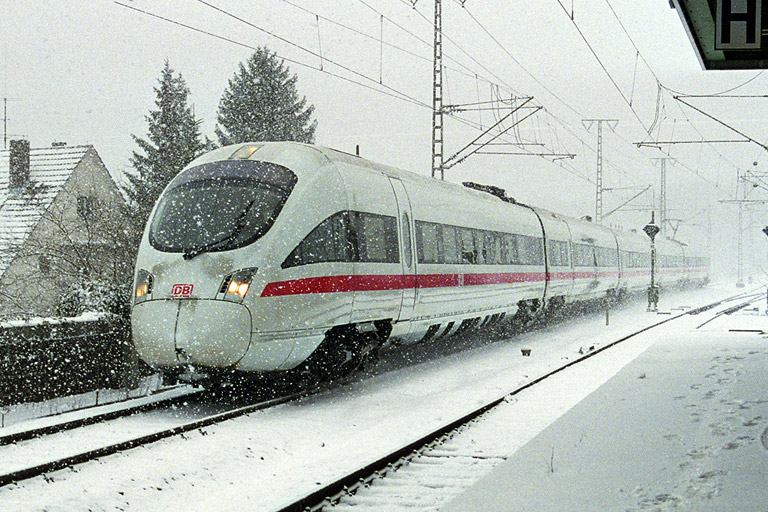 Baureihe 415 bei km 16,8 (Dezember 2001)