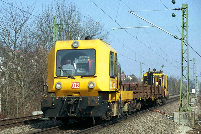 Schwerkleinwagen bei km 12,8 (M&auml;rz 2004)